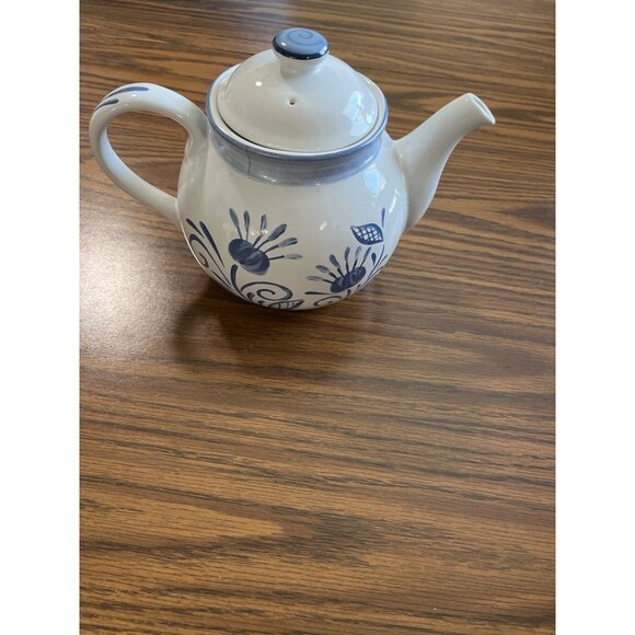 Corelle Coordinates stoneware white blue pitcher - Picture 2 of 11